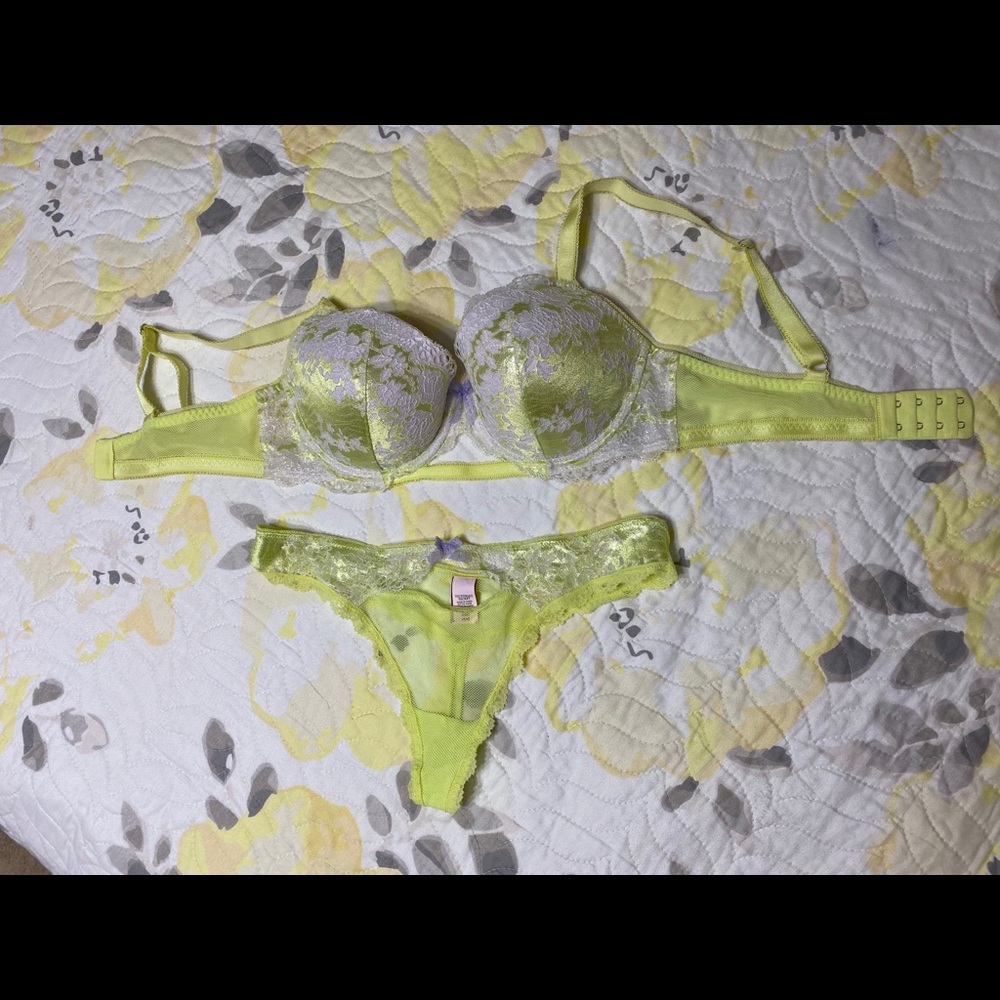 34D Victoria’s Secret bra And panty set